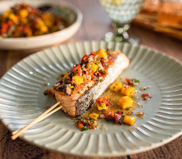 Brochettes of Norwegian salmon