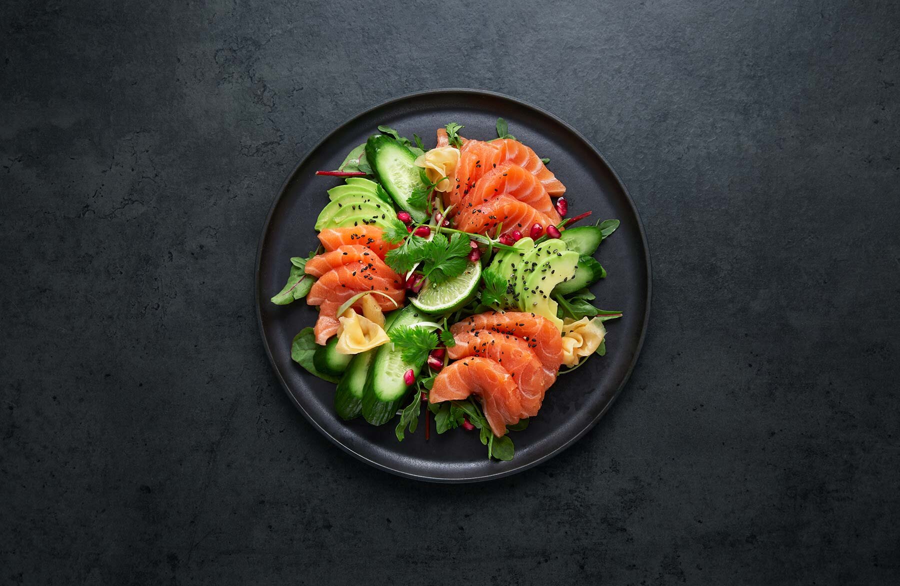 Sashimi salad with Norwegian salmon